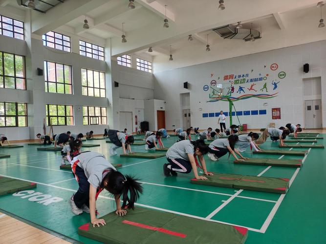 体育教学亮点有哪些创新实践？-图2