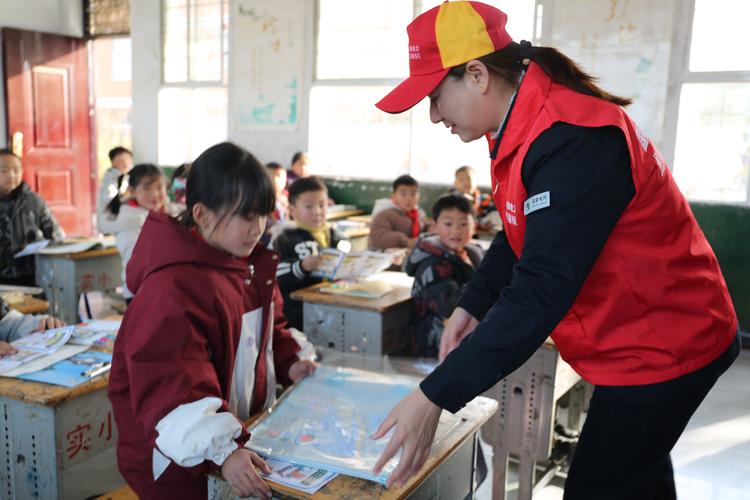 农村社区留守儿童教育如何破解困境？-图2