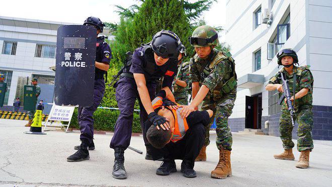 反恐维稳行动案例有哪些典型经验？-图3